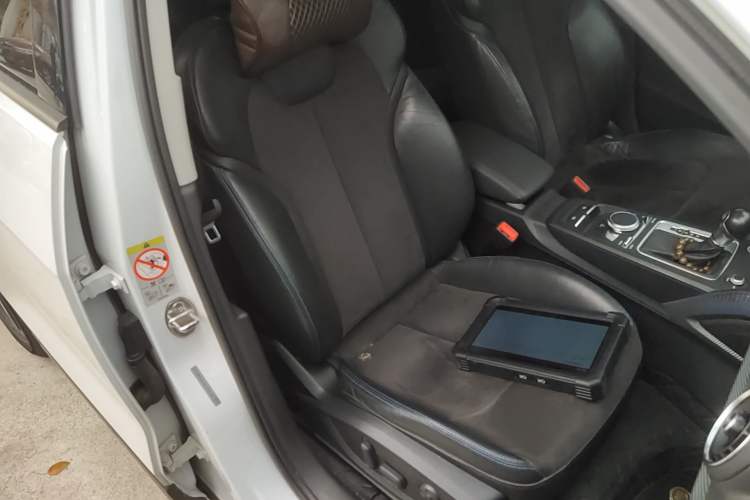 Used Audi Q2L e-tron 2019 Q2L e-tron Pure Electric Smart Enjoyment Model Right Front Seat