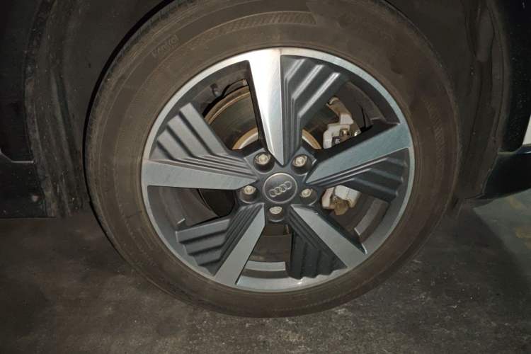 Used Audi Q2L e-tron 2019 Q2L e-tron Pure Electric Smart Enjoyment Model Right Front Wheel Hub