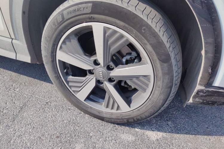 Used Audi Q2L e-tron 2019 Q2L e-tron Pure Electric Smart Enjoyment Model Right Front Wheel Hub
