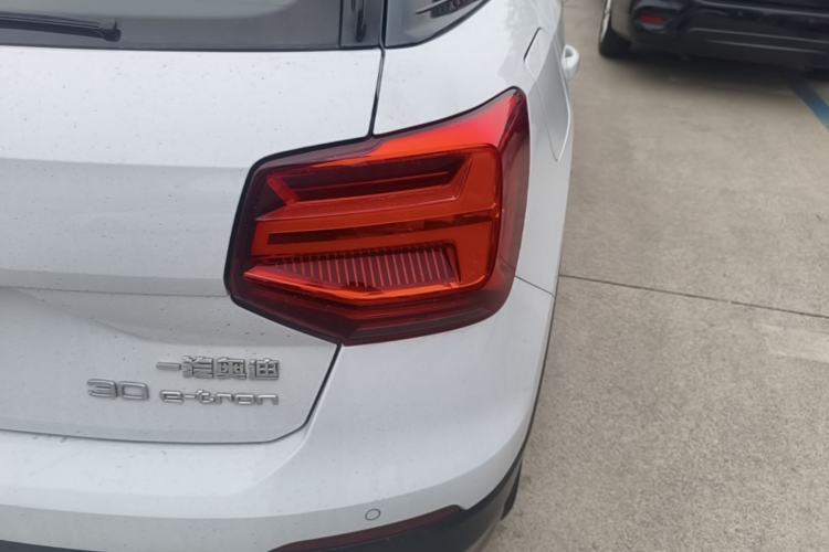 Used Audi Q2L e-tron 2019 Q2L e-tron Pure Electric Smart Enjoyment Model Right Rear Taillight