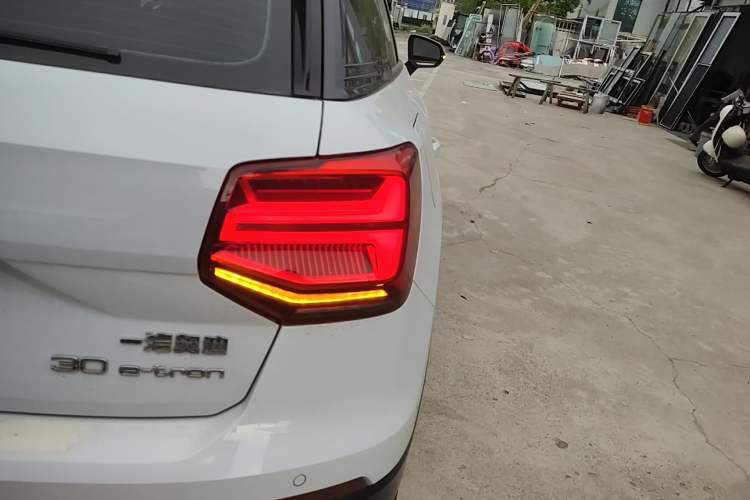 Used Audi Q2L e-tron 2019 Q2L e-tron Pure Electric Smart Enjoyment Model Right Rear Taillight