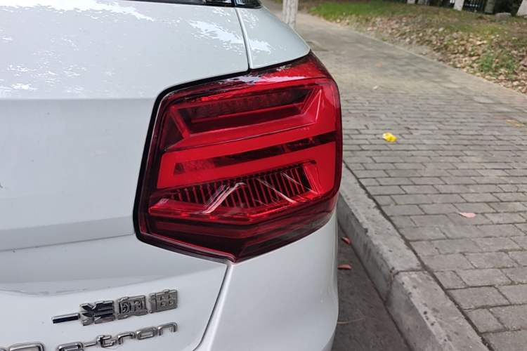 Used Audi Q2L e-tron 2019 Q2L e-tron Pure Electric Smart Enjoyment Model Right Rear Taillight