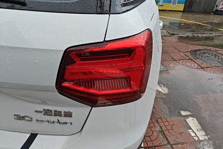 Used Audi Q2L e-tron 2019 Q2L e-tron Pure Electric Smart Enjoyment Model Right Rear Taillight