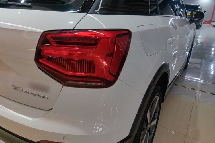 Used Audi Q2L e-tron 2019 Q2L e-tron Pure Electric Smart Enjoyment Model Right Rear Taillight