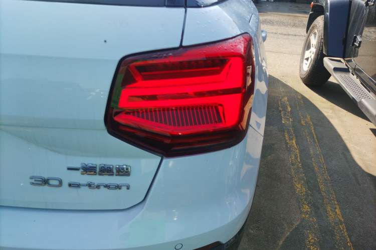Used Audi Q2L e-tron 2019 Q2L e-tron Pure Electric Smart Enjoyment Model Right Rear Taillight
