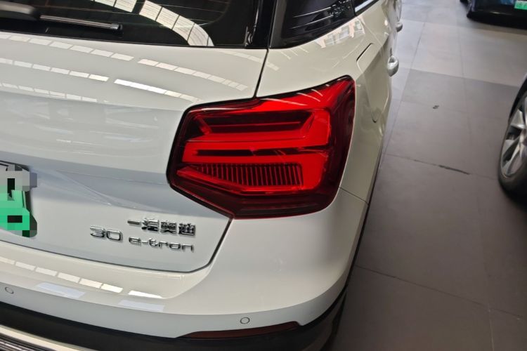 Used Audi Q2L e-tron 2019 Q2L e-tron Pure Electric Smart Enjoyment Model Right Rear Taillight