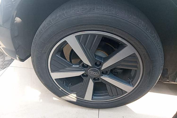 Used Audi Q2L e-tron 2019 Q2L e-tron Pure Electric Smart Enjoyment Model Right Rear Wheel Hub