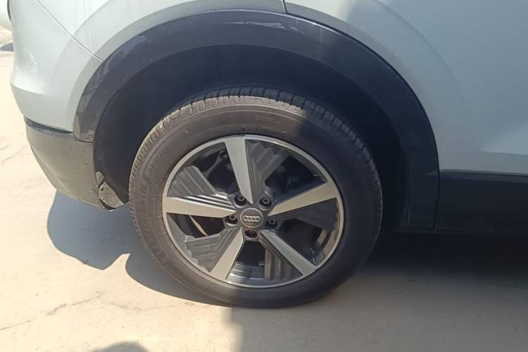 Used Audi Q2L e-tron 2019 Q2L e-tron Pure Electric Smart Enjoyment Model Right Rear Wheel Hub