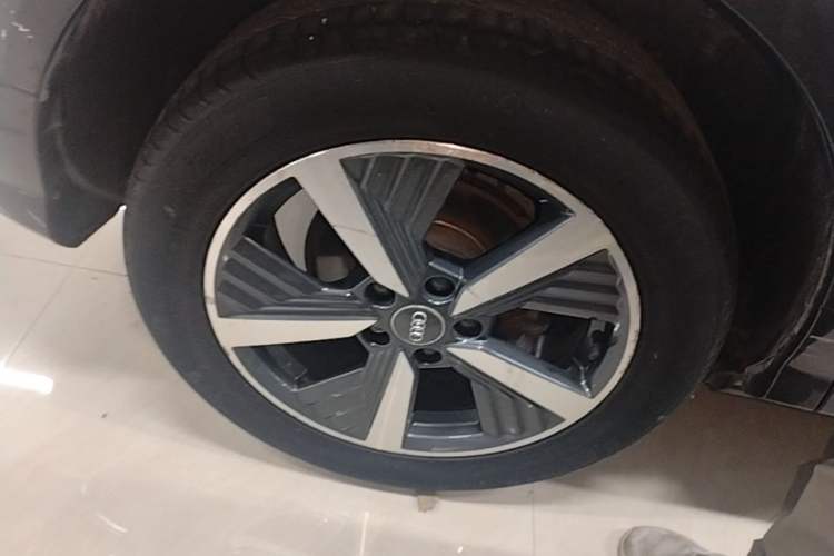 Used Audi Q2L e-tron 2019 Q2L e-tron Pure Electric Smart Enjoyment Model Right Rear Wheel Hub