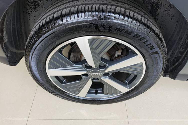 Used Audi Q2L e-tron 2019 Q2L e-tron Pure Electric Smart Enjoyment Model Right Rear Wheel Hub