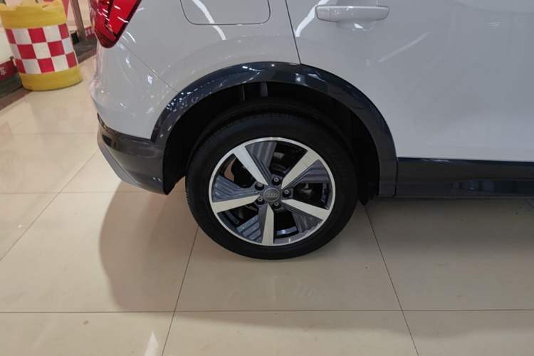 Used Audi Q2L e-tron 2019 Q2L e-tron Pure Electric Smart Enjoyment Model Right Rear Wheel Hub