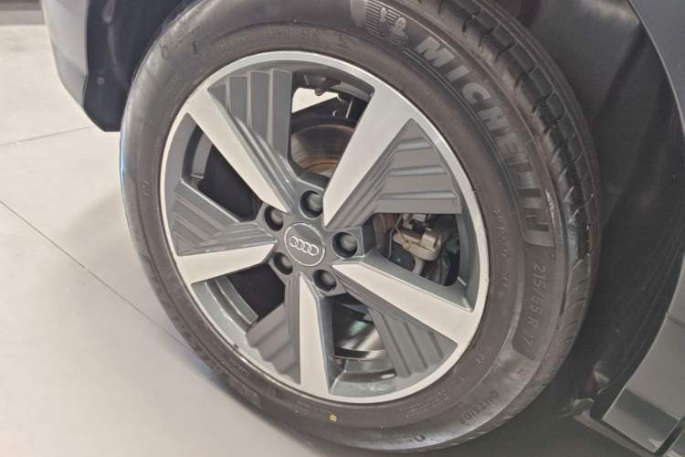Used Audi Q2L e-tron 2019 Q2L e-tron Pure Electric Smart Enjoyment Model Right Rear Wheel Hub