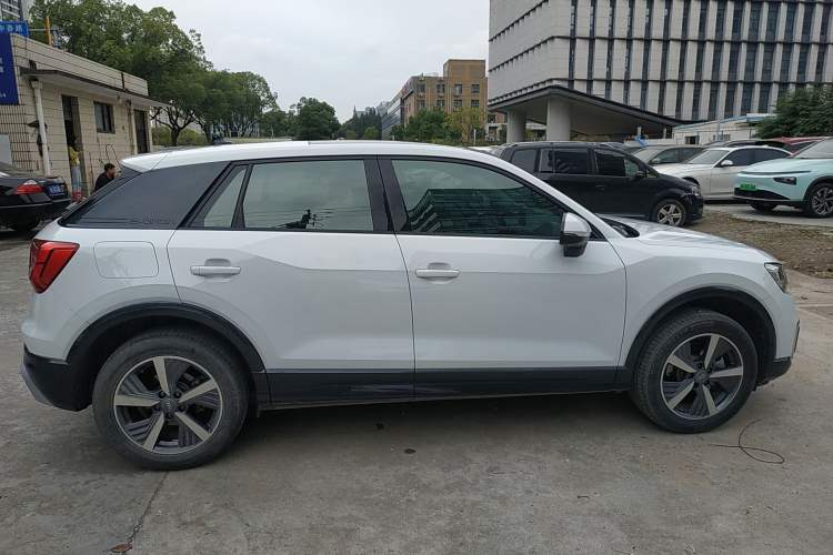 Used Audi Q2L e-tron 2019 Q2L e-tron Pure Electric Smart Enjoyment Model Right Side