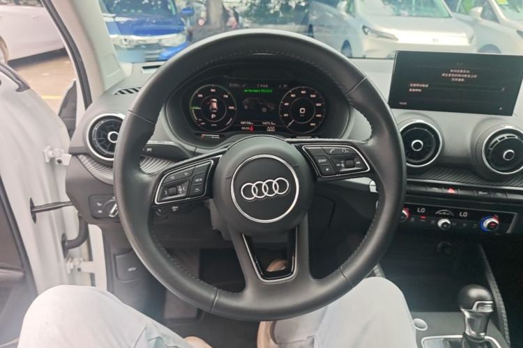 Used Audi Q2L e-tron 2019 Q2L e-tron Pure Electric Smart Enjoyment Model Steering Wheel