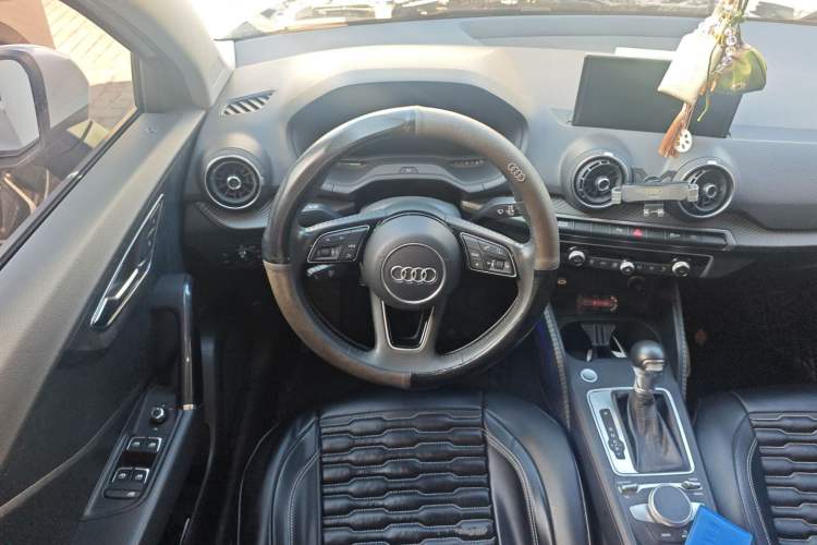 Used Audi Q2L e-tron 2019 Q2L e-tron Pure Electric Smart Style Steering Wheel