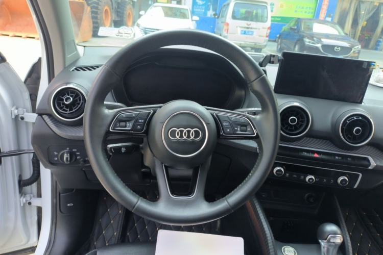 Used Audi Q2L e-tron 2019 Q2L e-tron Pure Electric Smart Enjoyment Model Steering Wheel
