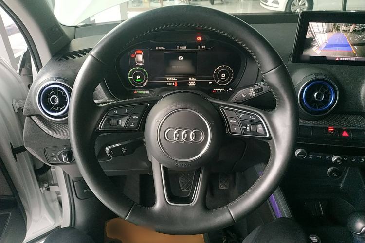 Used Audi Q2L e-tron 2019 Q2L e-tron Pure Electric Smart Enjoyment Model Steering Wheel