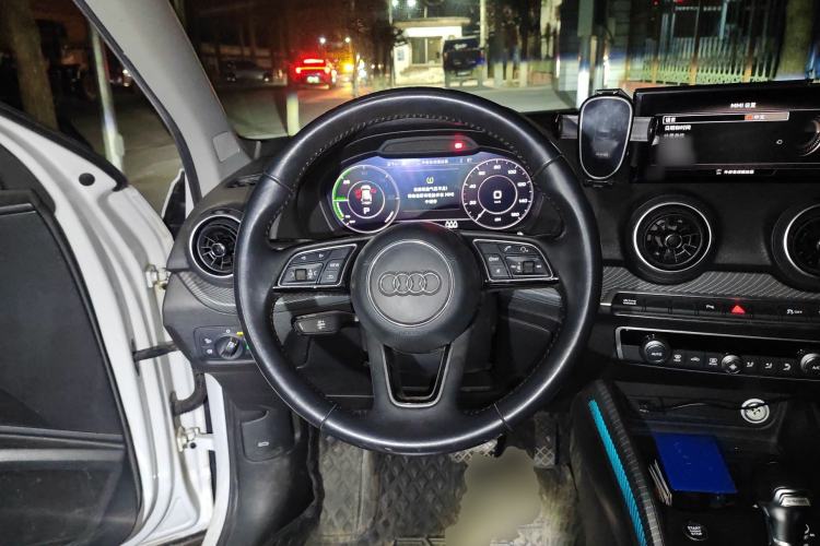 Used Audi Q2L e-tron 2019 Q2L e-tron Pure Electric Smart Enjoyment Model Steering Wheel