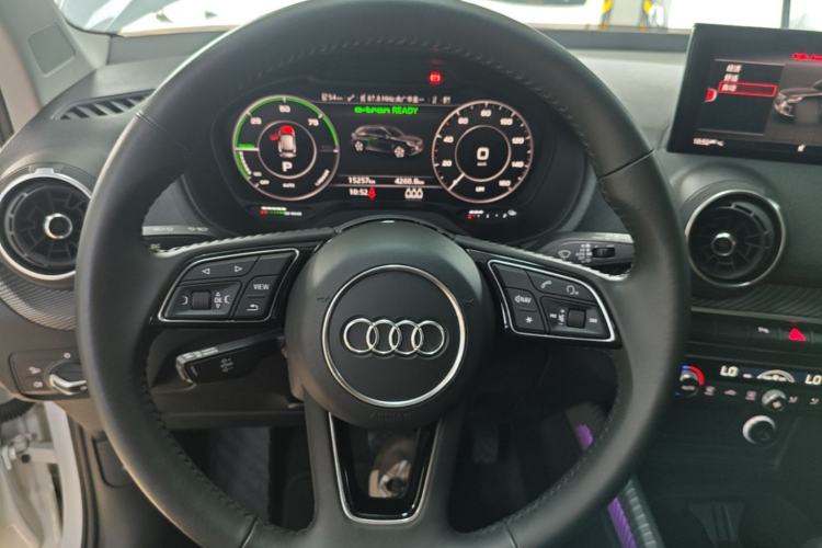 Used Audi Q2L e-tron 2019 Q2L e-tron Pure Electric Smart Enjoyment Model Steering Wheel