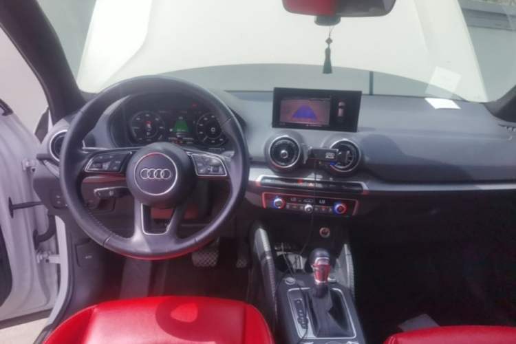 Used Audi Q2L e-tron 2019 Q2L e-tron Pure Electric Smart Enjoyment Model Steering Wheel