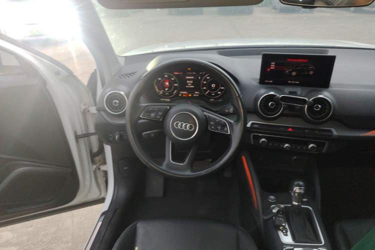 Used Audi Q2L e-tron 2019 Q2L e-tron Pure Electric Smart Enjoyment Model Steering Wheel