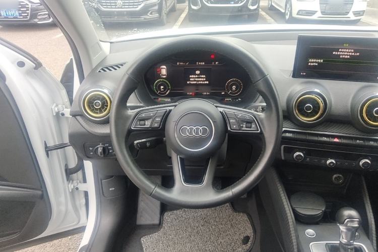 Used Audi Q2L e-tron 2019 Q2L e-tron Pure Electric Smart Style Steering Wheel