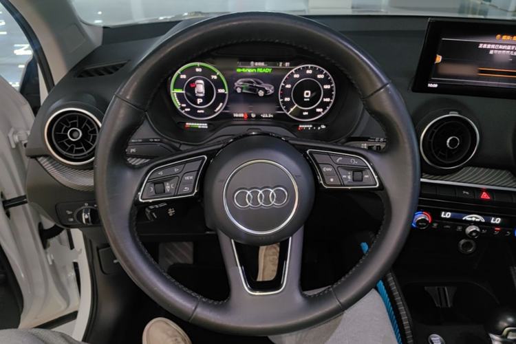 Used Audi Q2L e-tron 2019 Q2L e-tron Pure Electric Smart Enjoyment Model Steering Wheel