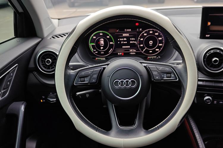 Used Audi Q2L e-tron 2019 Q2L e-tron Pure Electric Smart Style Steering Wheel