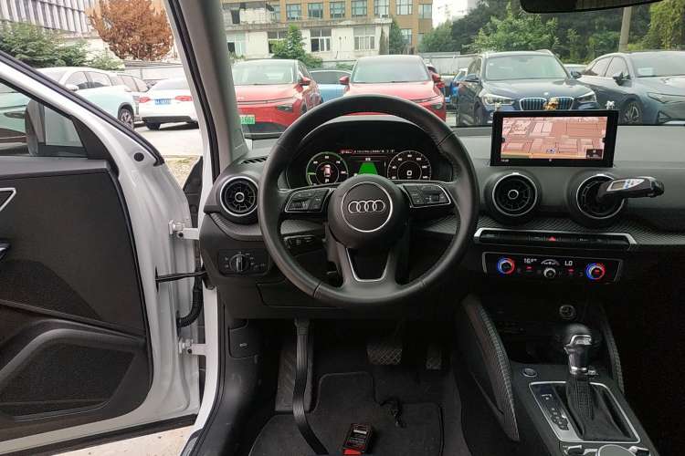 Used Audi Q2L e-tron 2019 Q2L e-tron Pure Electric Smart Enjoyment Model Steering Wheel