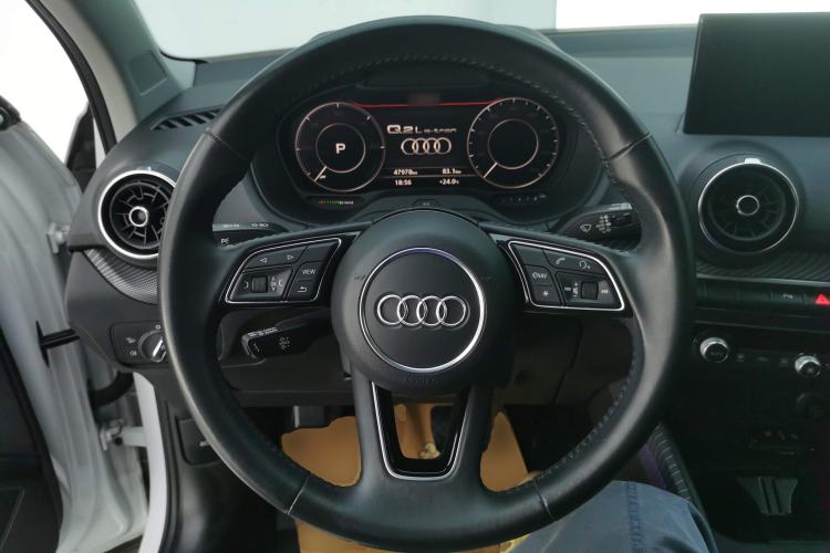 Used Audi Q2L e-tron 2019 Q2L e-tron Pure Electric Smart Enjoyment Model Steering Wheel