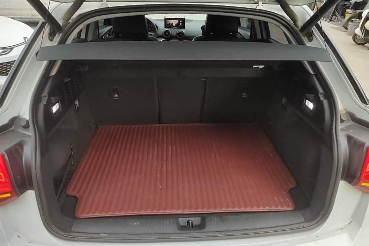 Used Audi Q2L e-tron 2019 Q2L e-tron Pure Electric Smart Enjoyment Model Trunk