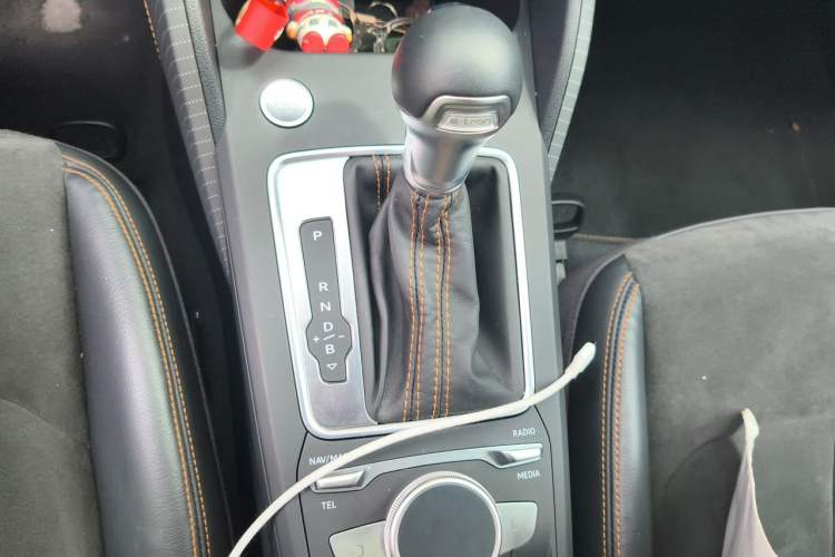 Used Audi Q2L e-tron 2022 Q2L e-tron Pure Electric Smart Enjoyment Model Gear Lever