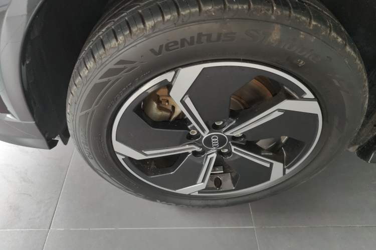 Used Audi Q2L e-tron 2022 Q2L e-tron Pure Electric Smart Enjoyment Model Left Front Wheel Hub