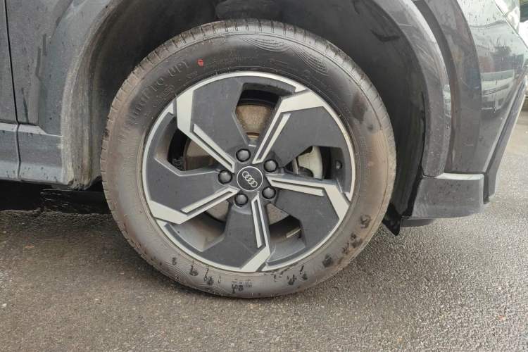Used Audi Q2L e-tron 2022 Q2L e-tron Pure Electric Smart Enjoyment Model Right Front Wheel Hub