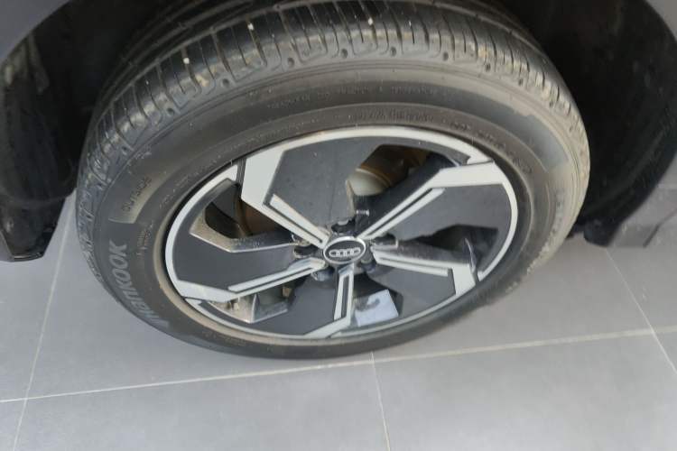 Used Audi Q2L e-tron 2022 Q2L e-tron Pure Electric Smart Enjoyment Model Right Rear Wheel Hub