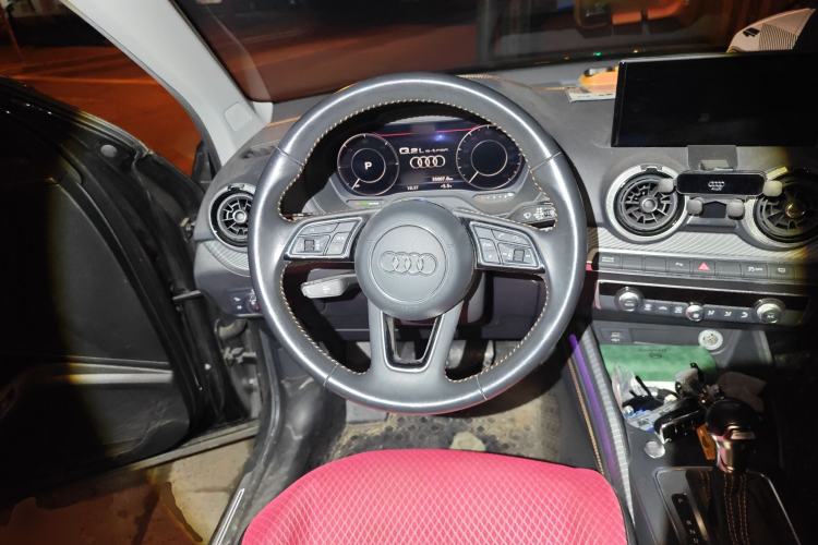 Used Audi Q2L e-tron 2022 Q2L e-tron Pure Electric Smart Enjoyment Model Steering Wheel