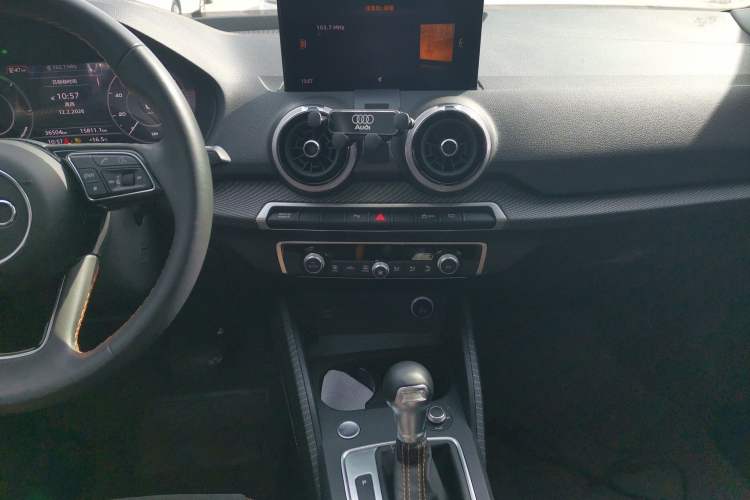 Used Audi Q2L e-tron 2022 Q2L e-tron Pure Electric Smart Enjoyment Model Audio And AC Panel
