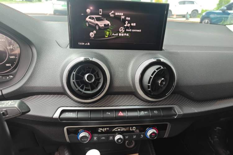 Used Audi Q2L e-tron 2022 Q2L e-tron Pure Electric Smart Enjoyment Model Audio And AC Panel
