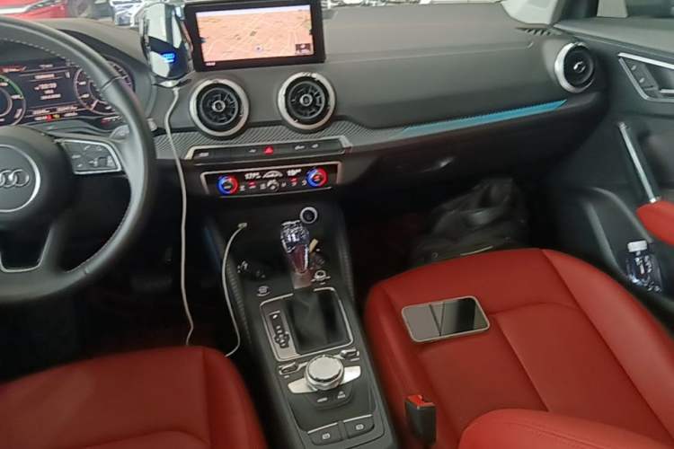 Used Audi Q2L e-tron 2022 Q2L e-tron Pure Electric Smart Enjoyment Model Audio And AC Panel