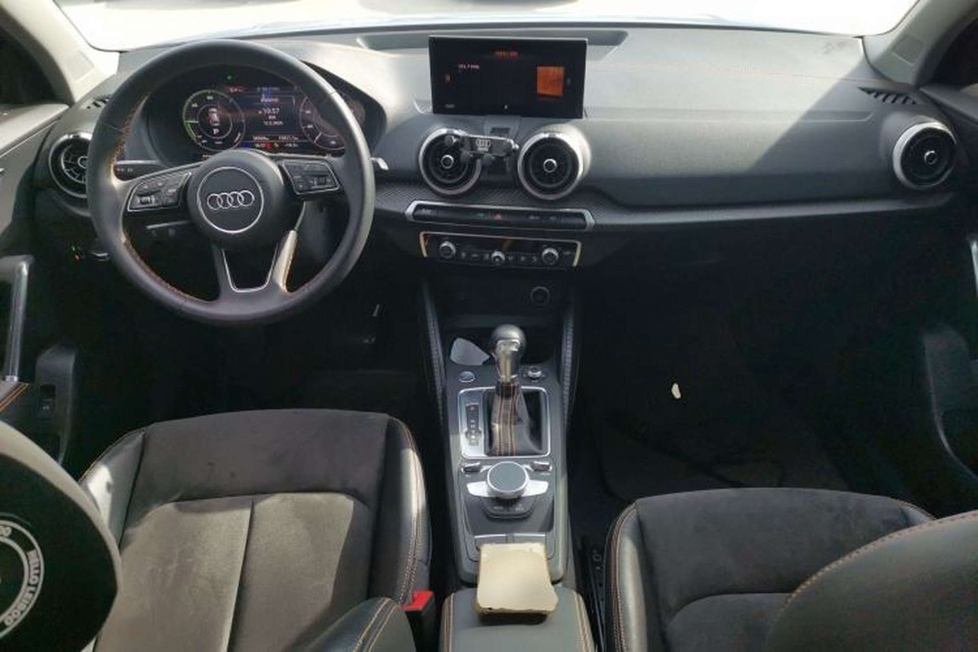 Used Audi Q2L e-tron 2022 Q2L e-tron Pure Electric Smart Enjoyment Model Center Console