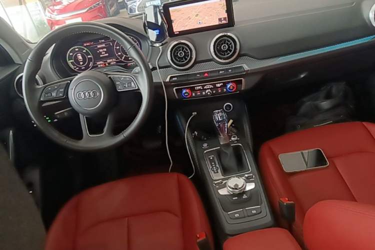 Used Audi Q2L e-tron 2022 Q2L e-tron Pure Electric Smart Enjoyment Model Center Console