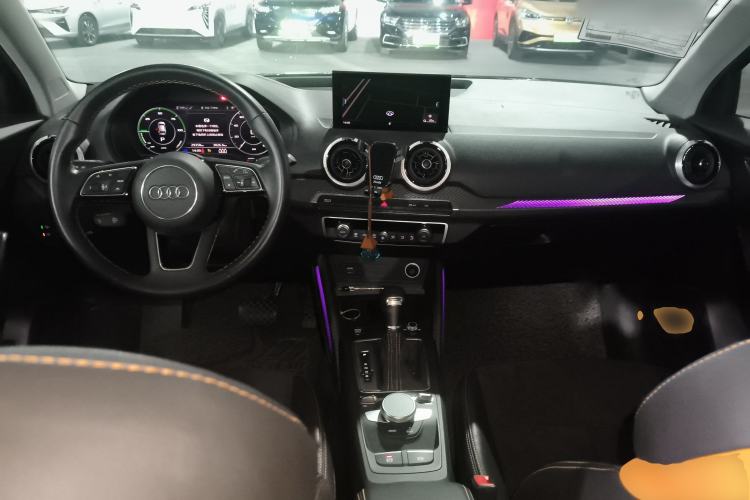 Used Audi Q2L e-tron 2022 Q2L e-tron Pure Electric Smart Enjoyment Model Center Console