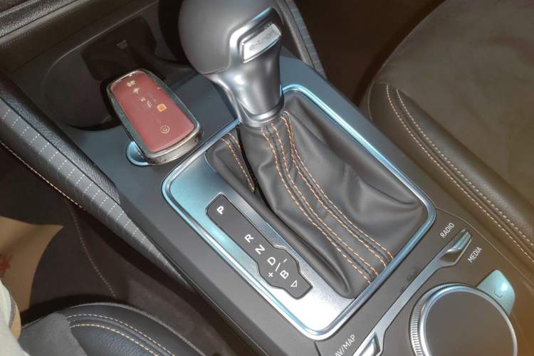 Used Audi Q2L e-tron 2022 Q2L e-tron Pure Electric Smart Enjoyment Model Gear Lever