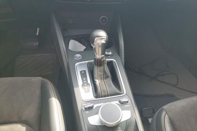 Used Audi Q2L e-tron 2022 Q2L e-tron Pure Electric Smart Enjoyment Model Gear Lever