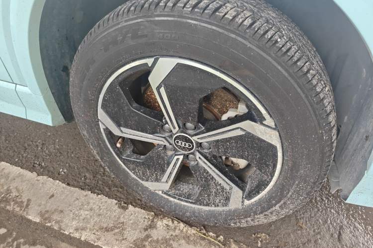 Used Audi Q2L e-tron 2022 Q2L e-tron Pure Electric Smart Enjoyment Model Right Front Wheel Hub