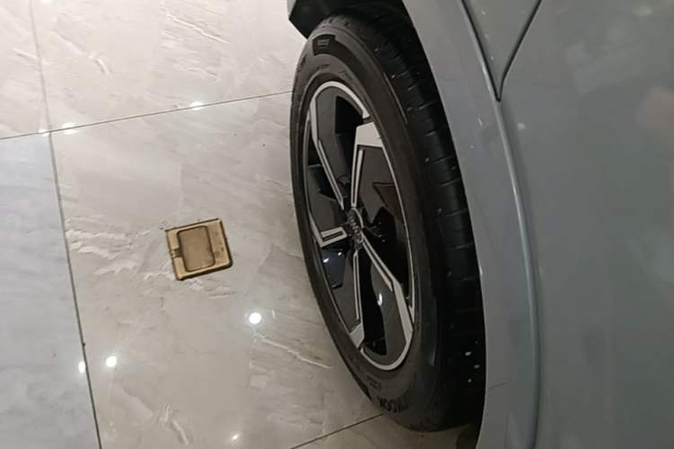 Used Audi Q2L e-tron 2022 Q2L e-tron Pure Electric Smart Enjoyment Model Right Rear Wheel Hub