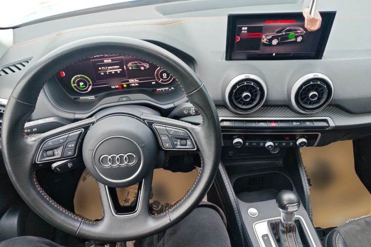 Used Audi Q2L e-tron 2022 Q2L e-tron Pure Electric Smart Enjoyment Model Center Console