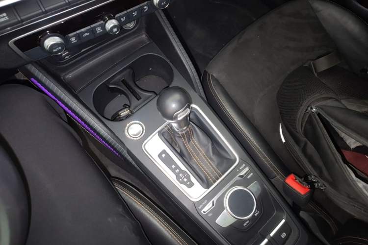 Used Audi Q2L e-tron 2022 Q2L e-tron Pure Electric Smart Enjoyment Model Gear Lever