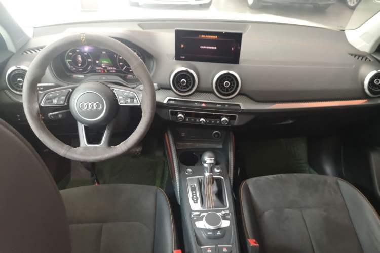 Used Audi Q2L e-tron 2022 Q2L e-tron Pure Electric Smart Enjoyment Model Center Console