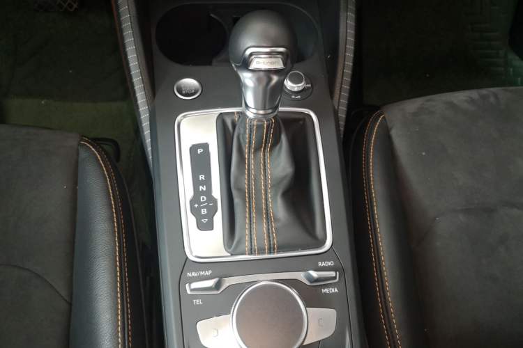 Used Audi Q2L e-tron 2022 Q2L e-tron Pure Electric Smart Enjoyment Model Gear Lever
